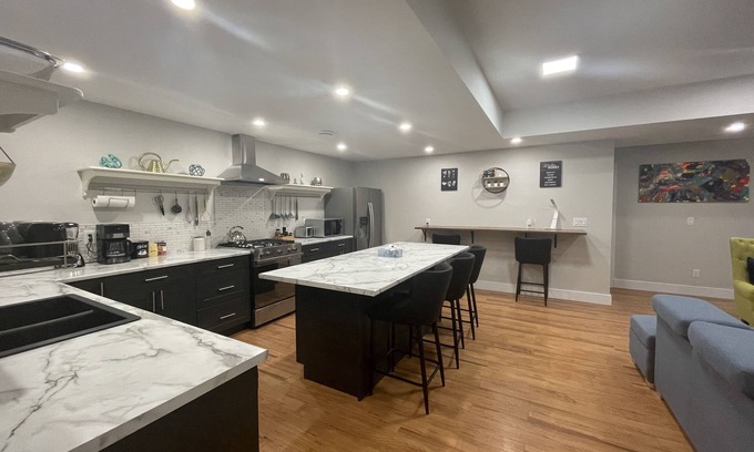 Okanagan-Similkameen House | 2 Bedroom Guest Suite in Peaceful and Quiet Neighborhood