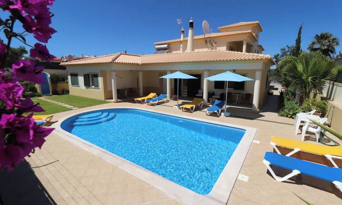 Alpouvar Condo | 2 bedroom independent apartment at Spectacular villa, Pool,Air Con near Old Town
