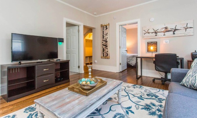 Libertyville House | 2 Bedroom ★ King Beds ★ Near Libertyville