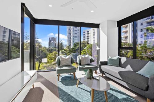 Burleigh Heads Apartment | 2 Bedroom Luxury in Burleigh Heads!