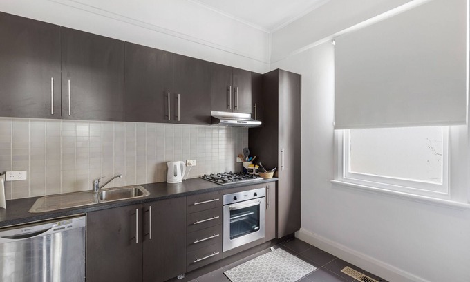 Newtown House | 2 Bedroom magnificent cottage in the heart of Geelong