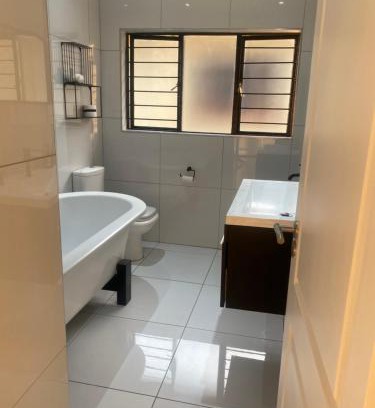 Douglasdale Apartment | 2 Bedroom Near Monte Casino