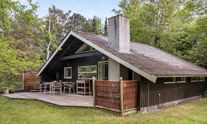 Hojby House | 2 bedroom nice home in Højby