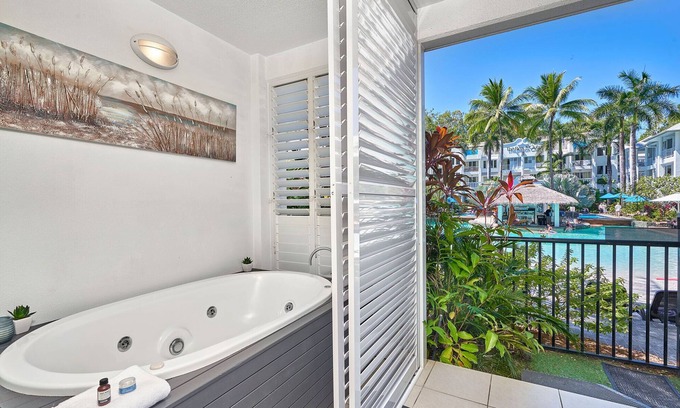 Palm Cove Apartment | 2 Bedroom Pool Access at The Beach Club 4213/4