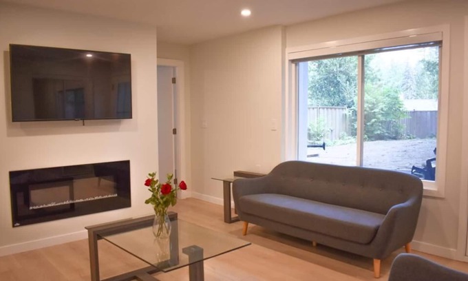 Port Coquitlam House | 2 Bedroom Private Entry Dream Suite