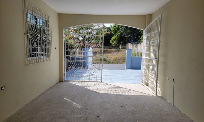 Albion Resort | 2-bedroom resort in gorgeous Montego Bay with AC, WiFi. Relax and unwind