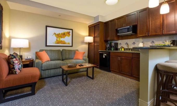 Las Vegas Resort | 2-Bedroom Resort in Las Vegas for F1 Formula One Week - Sleeps 8 people - NICE!