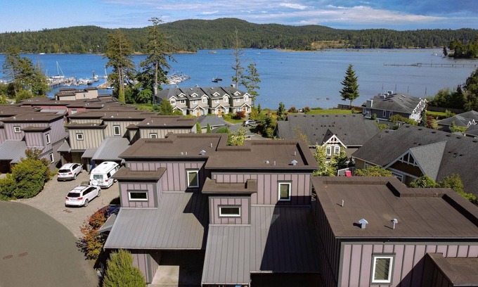 Sooke House | 2 Bedroom Sooke Townhome