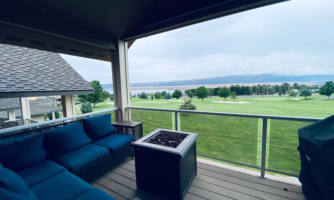 Quincy House | 2-bedroom townhome in enjoyable Crescent Bar with WiFi, AC, fitness room