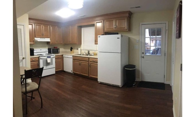 Lynchburg House | 2 Bedroom Townhouse Close To Liberty and Downtown! Ideal for Long term Stay!