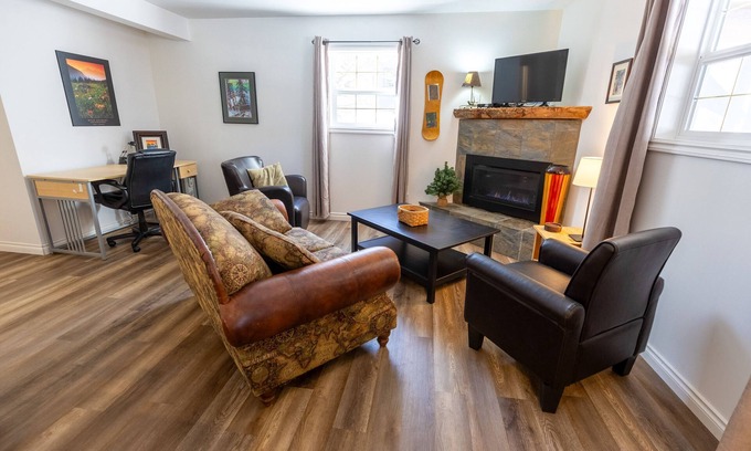 East Kootenay Condo | 2 Bedrooms in Lower Level l Hot Tub
