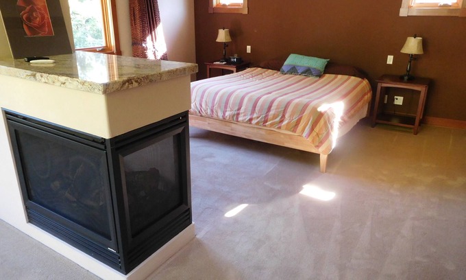 Soquel House | 2 BR Master wing in a Soquel hideaway