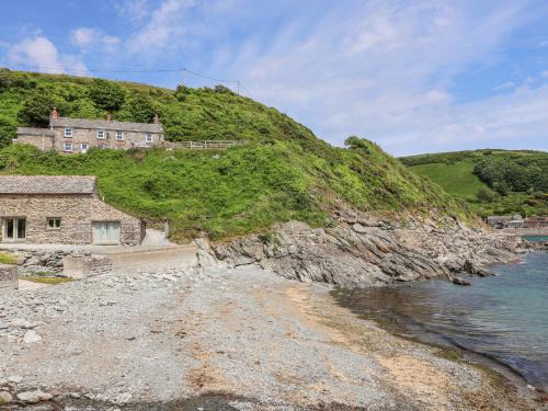 Portholland House | 2 Cliff Cottages