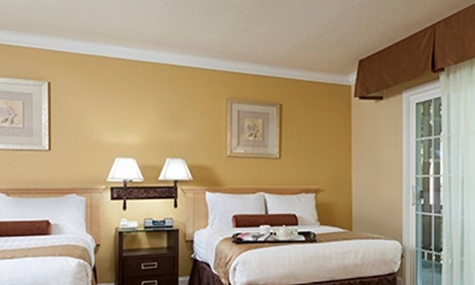 Barron Park Hotel | 2 Comfortable Room with Heated Pool, Free Breakfast & Parking in Palo Alto