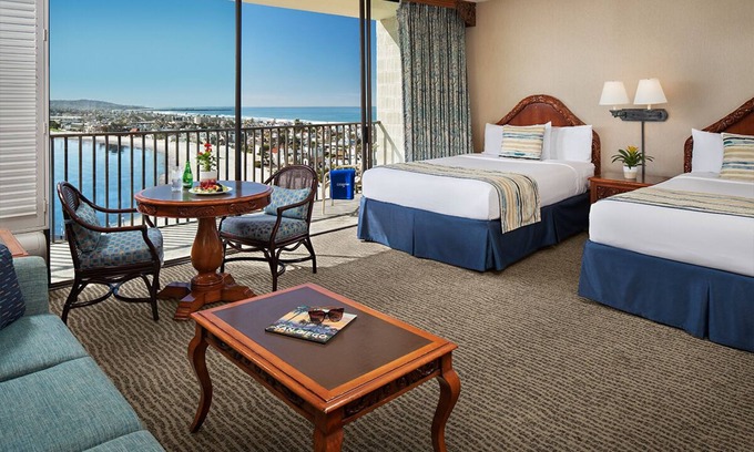 Pacific Beach Hotel | 2 Comfortable Rooms w/Bay Views Near Sand Volleyball Courts – Beach Access
