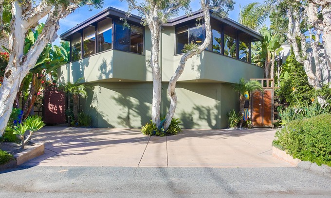 Del Mar House | 2 Connected Homes Walking Distance to the Beach and Track: The Surf & Turf in Del Mar - New Listing