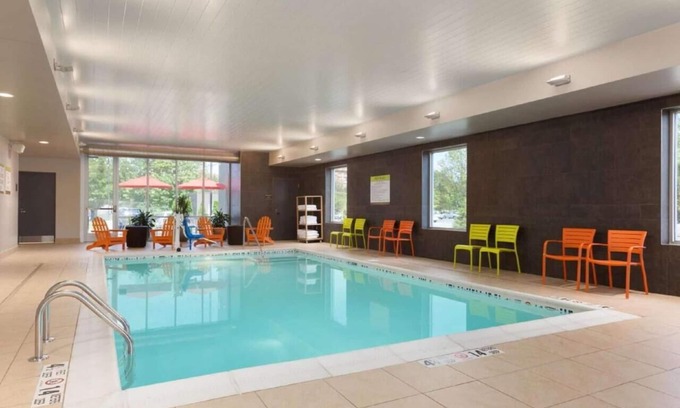 Newtonville Hotel | 2 Convenient Units w/Free Breakfast, Pets Allowed. Near Six Mile Waterworks