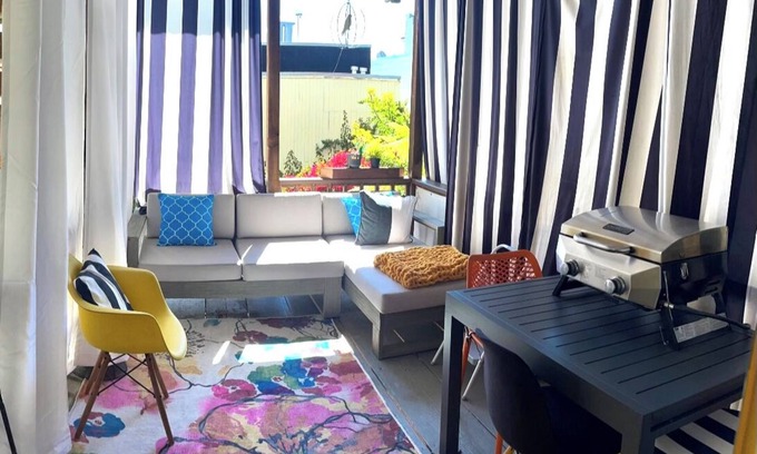 Inner Mission House | 2 En Suite Baths - Book Your Holiday Now! Walk to the Best neighborhoods!