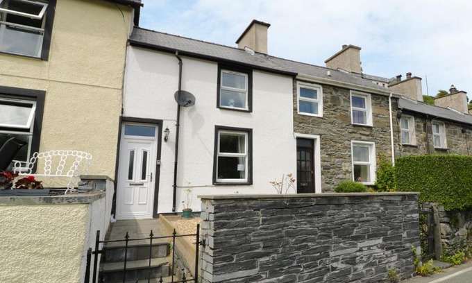 Tanygrisiau House | 2 Holland Terrace