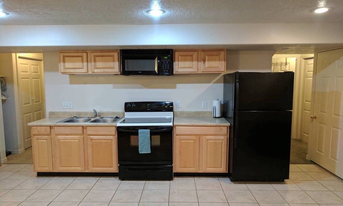 Rexburg Apartment | 2 King Beds - 2 bedrooms - Basement Apt w/Kitchen