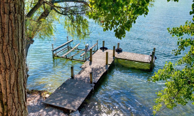 Lansing Cabin | 2 Lakefront Cabins on 1.3 Acres. Cayuga Cabins - Finger Lakes, near Ithaca
