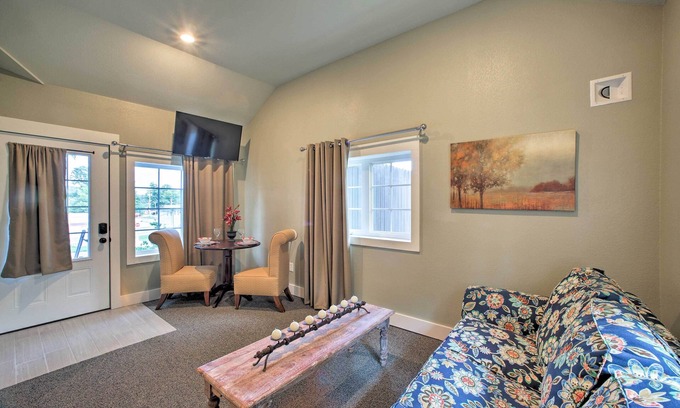 Downtown Branson Cottage | 2 Mi to Branson Strip: Cozy Cottage w/Fire Pit!