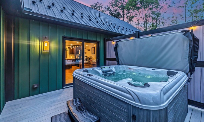 Kunkletown Cabin | 2 Miles from Blue Mountain Ski Resort & 2 Hours from New York City, Philadelphia & Lancaster with luxurious beds, pickleball, hot tub, fireplace, pool table & more