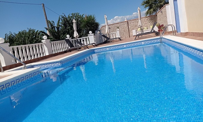 Motril Cottage | 2 MINUTES FROM MOTRIL AND TORRENUEVA. POOL AND GREAT LANDSCAPED AREA. PLAY