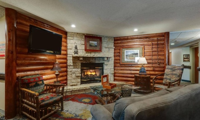 Galena Hotel | 2 Pools, Deluxe 2 Double Stoney Creek Galena | 3 Units