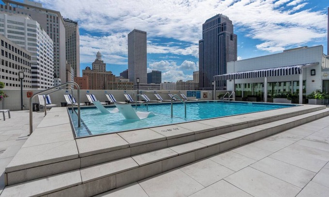 Faubourg Delassize Apartment | 2 Queens Std Room, Holiday Inn – Onsite Restaurant, Near Bourbon Street, 2 Units