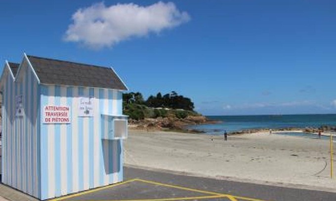 Saint-Pol-de-Leon Apartment | .2 STAR B&B by the sea