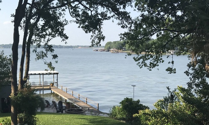 Leisure Land House | 2 Steps SE of Dallas Waterfront 4 Bedroom 2 Bath Sleeps 12 2400 sq ft