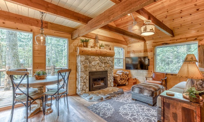 Rhododendron Cabin | 2-story mountain cabin with loft and fireplace, deck, streaming, washer/dryer