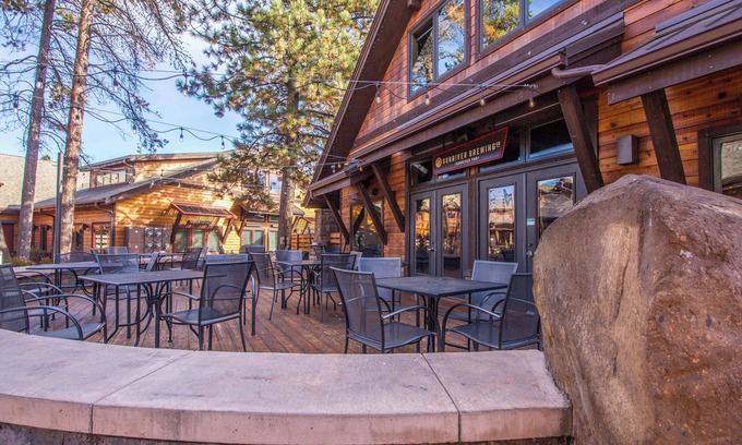 Deer Park House | 2 Suites, Hot Tub, on the Quiet North End- OLLA04