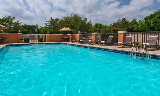 Austin Hotel | 2 Units Close to Inner Space Cavern! Outdoor Pool, FREE Parking, Pets Allowed!