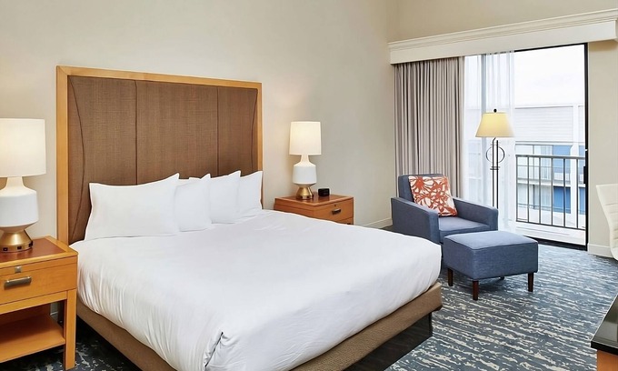 Berkeley Hotel | 2 Units | Golden Gate Getaway near Berkeley Marina | Poolside & Pet Friendly