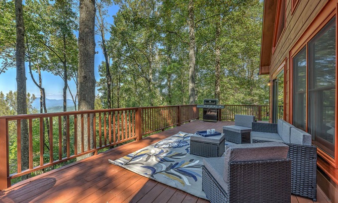 Walnut Mountain Cabin | 20% OFF| New| VIEWS | Walnut Haven| Hot Tub | GAME RM