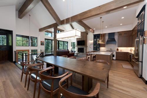 Purgatory House | 200 Engineer Drive