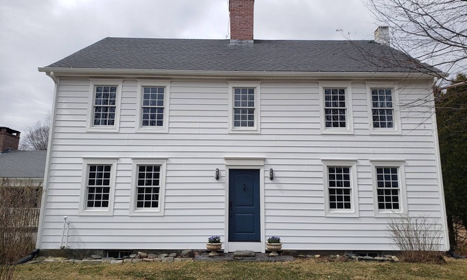 Heath House | 200 Year old updated Farmhouse on 12 acres - near Berkshire East Mountain Resort