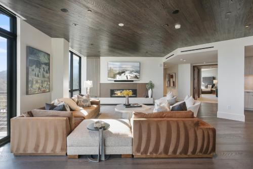 Empire Pass Apartment | 201 - Four Bedroom Argent condo