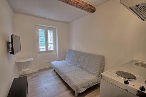 Antibes Old Town Apartment | 201-Studio refait a neuf