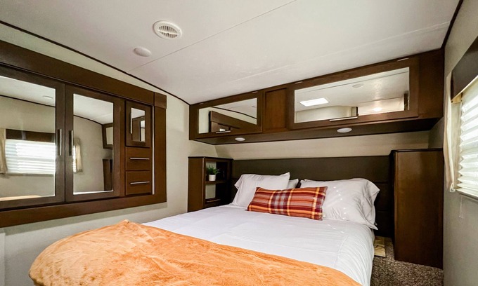 Gold Hill House | 2021 RV with everything you need for a cozy stay! River Access at the RV park.