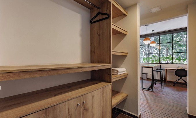 La Candelaria Apartment | 205 Circular supreme, 500Mb, AC, Café Station & 2cw