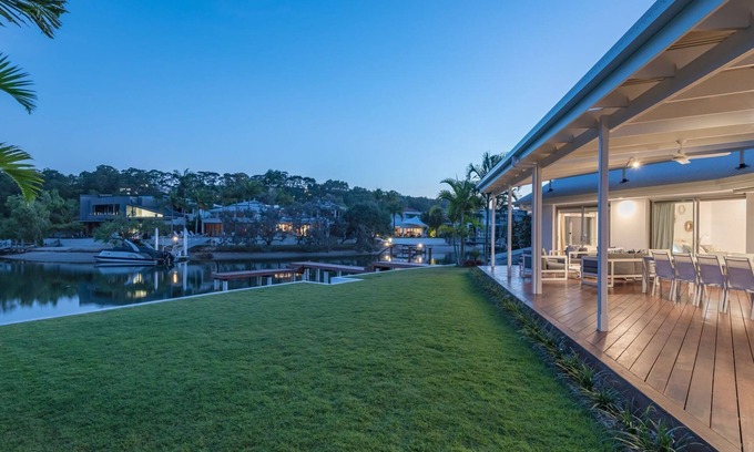 Noosa Heads House | 21 Wesley Crt Noosa Sound