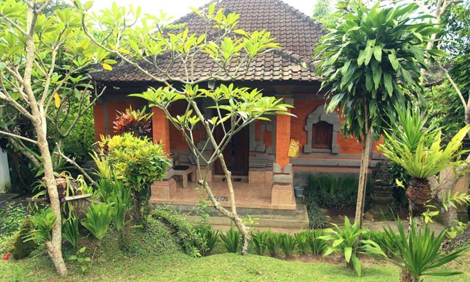 Ubud City-Centre House | 210m2 Antique, Trendy, Arty, Yogi House + Central Quiet Garden Pool + Fast Wifi