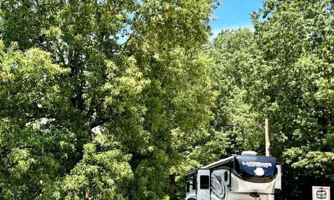 Flatwoods RV Rental | 214B LIGHTENING BUG LODGE SITE 14
