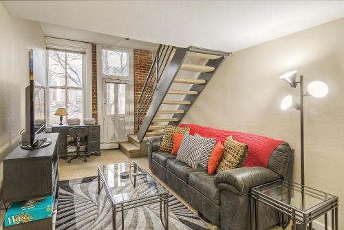 Ballpark House | 2193 Arapahoe St Unit 17