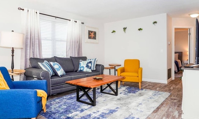 Indian Rocks Beach Cottage | 2201 - Suite A · New Modern Chic Suite Walkable Steps to Beach