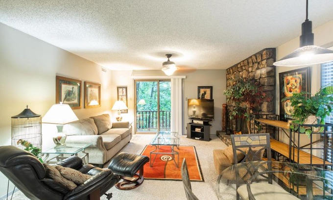 Mount Ida Apartment | 22BNC, Two bedroom, two bath log-sided condo with forest view condo