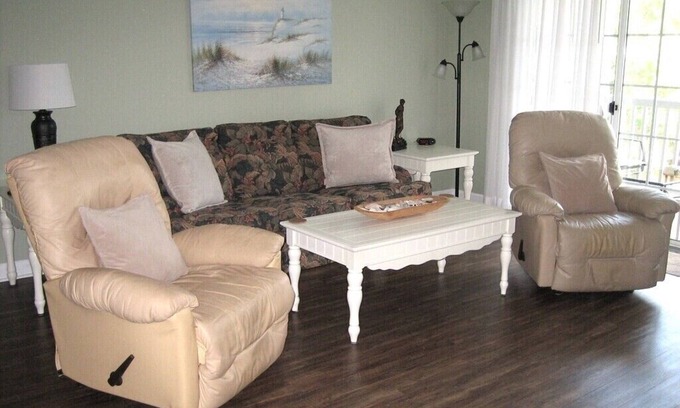 North Myrtle Beach Condo | 25% DISCOUNT - Summer Months. Barefoot Resort 2BR/2BA 2nd Level Golf Villa.